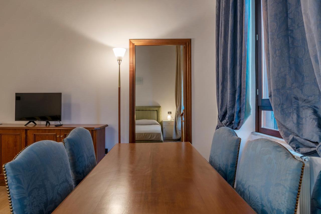 Piazza Di Spagna Elegant Apartment Rome Luaran gambar